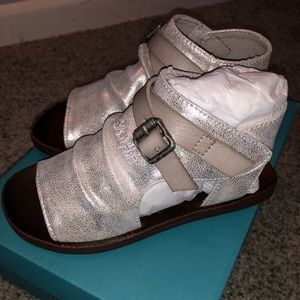 NWT Blowfish Sandals